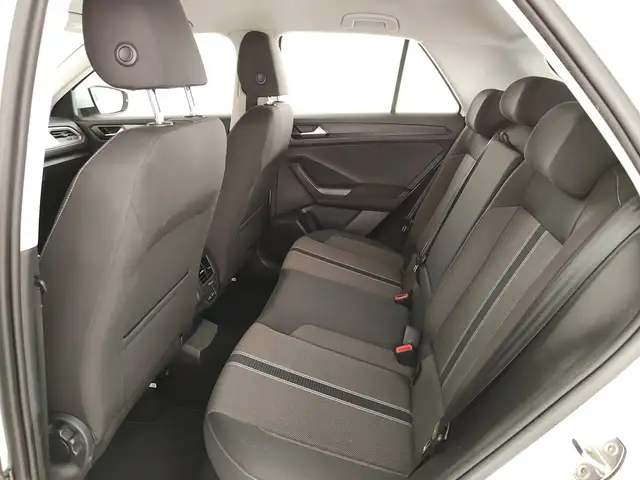 Volkswagen T-Roc view 10