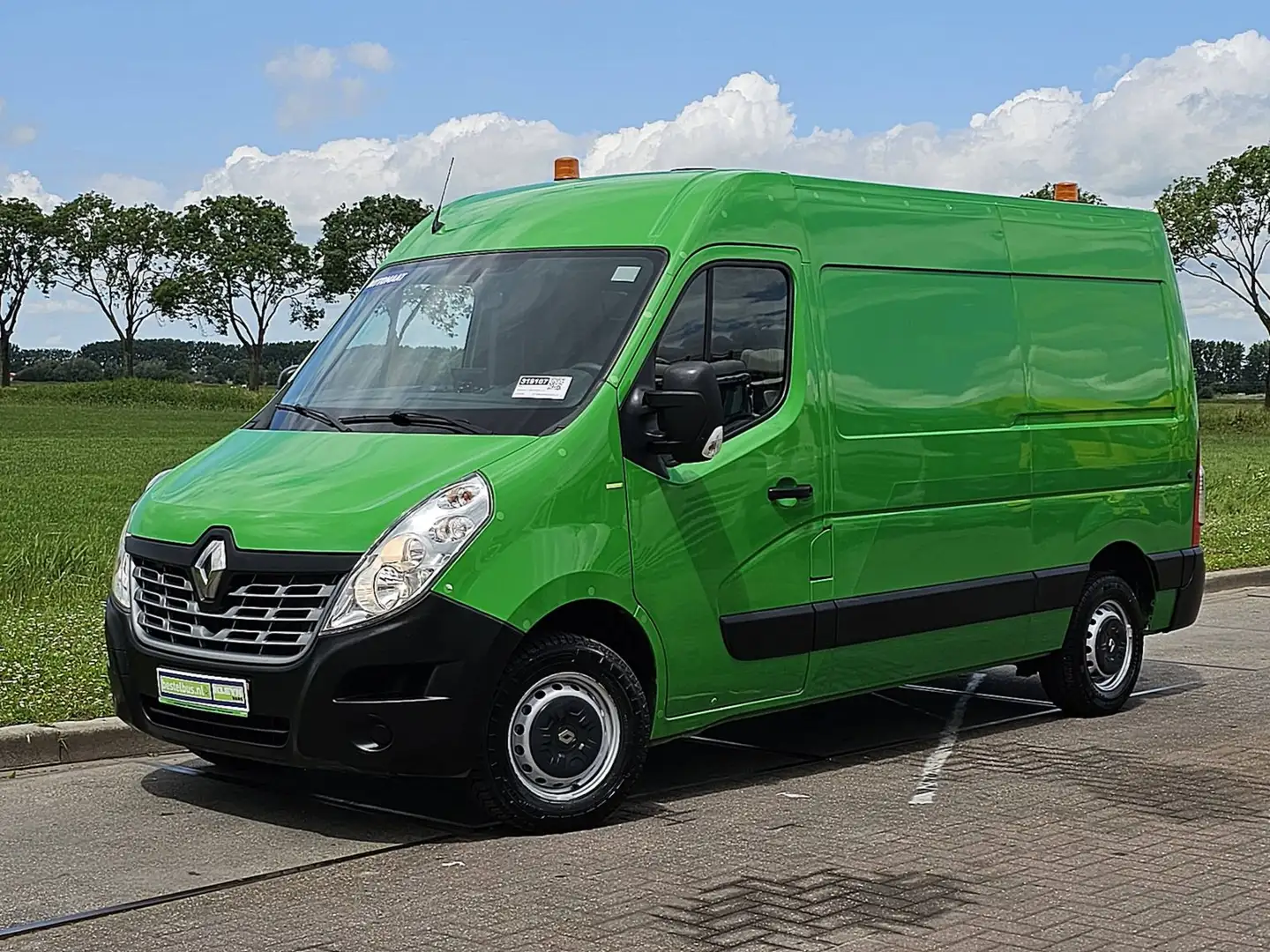 Renault Master 2.3 DCI 170 AUT. L2H2 Grün - 2