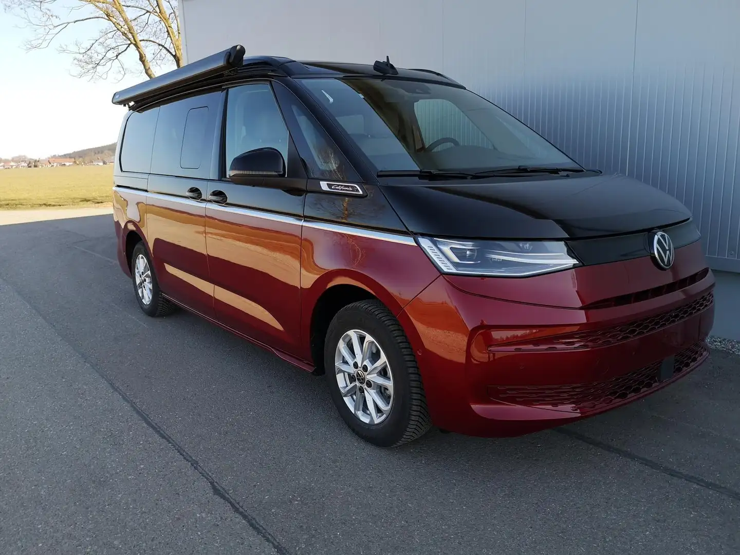 Volkswagen T7 California Beach (MV Cali) 2.0TDI DSG GV5 Premium+ 110 kW ... Roşu - 2