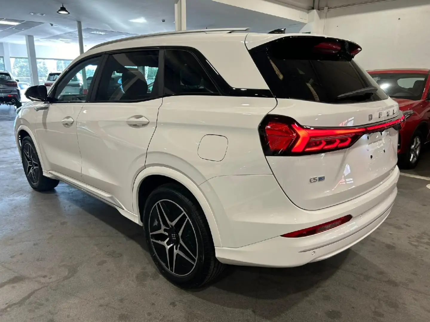 DFSK E5 1.5 130Kw Bílá - 2