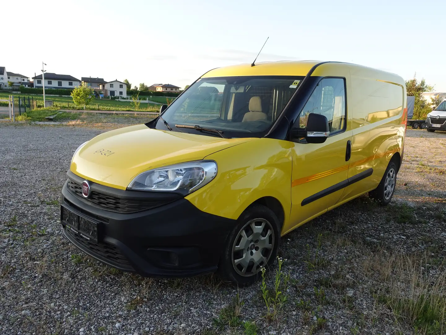 Fiat Doblo Cargo Maxi 1,3 Jaune - 1