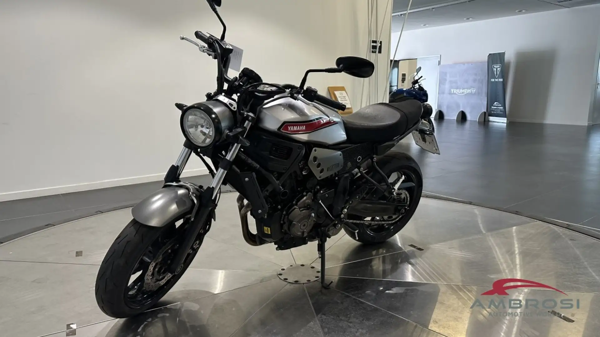 Yamaha XSR 700 700 Argento - 2