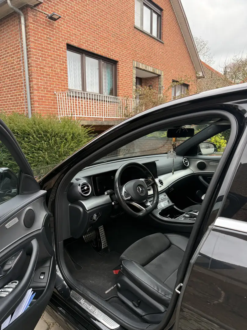 Mercedes-Benz E 220 d 4Matic 9G-TRONIC Exclusive - 2