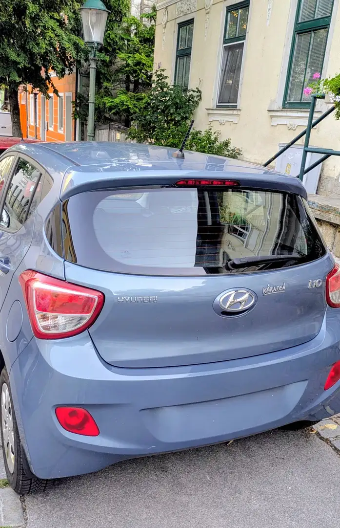 Hyundai i10 i10 1,1 Life Life Blau - 2