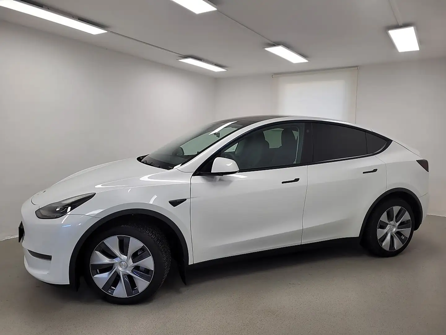 Tesla Model Y Long Range AWD 79kWh, AHK, Allrad, Erstbesitz Weiß - 2