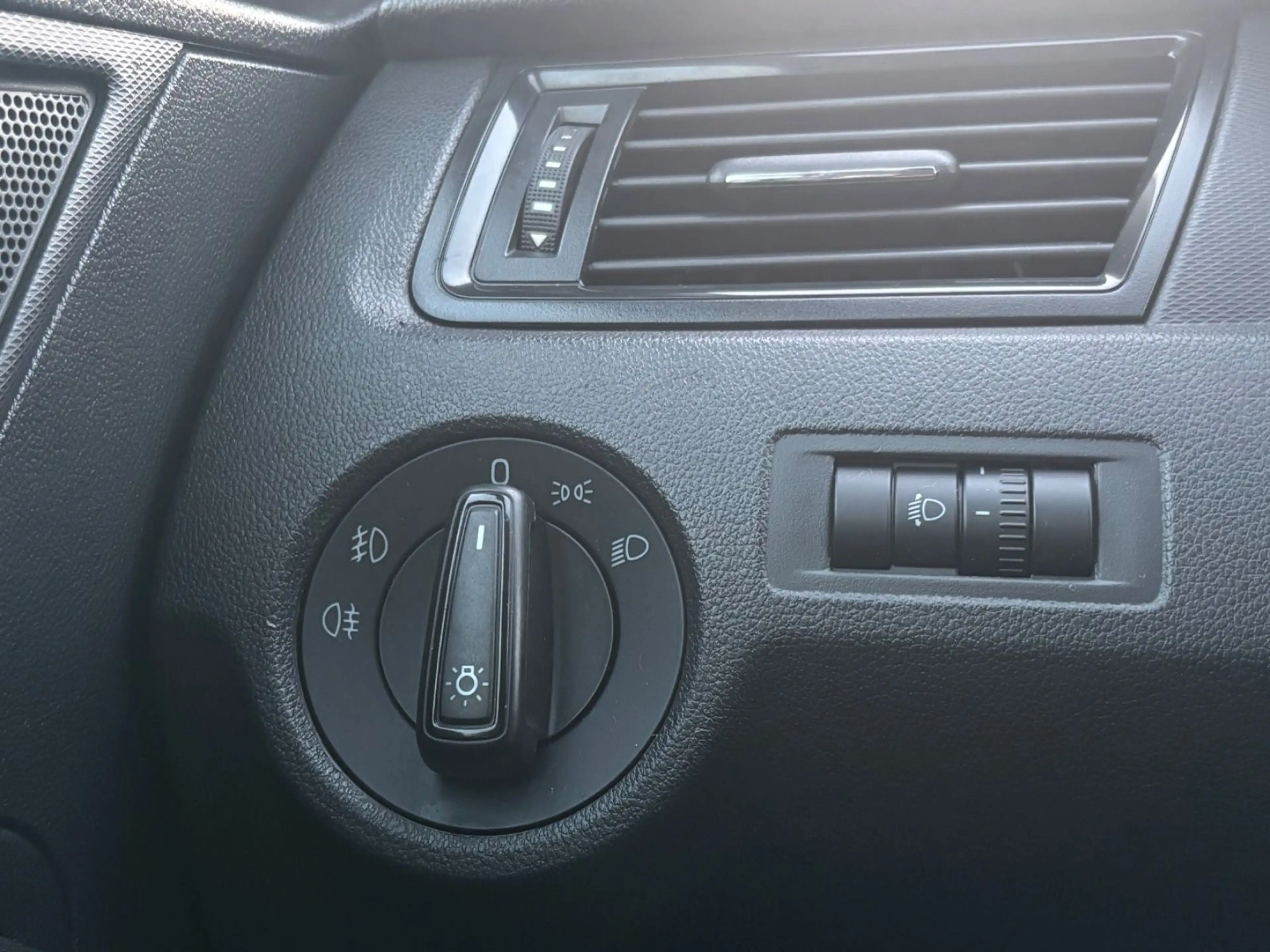 Skoda Rapid/Spaceback Spaceback Cool*KLIMA*TOUCH*PDC*DAB*LM* — photo 14