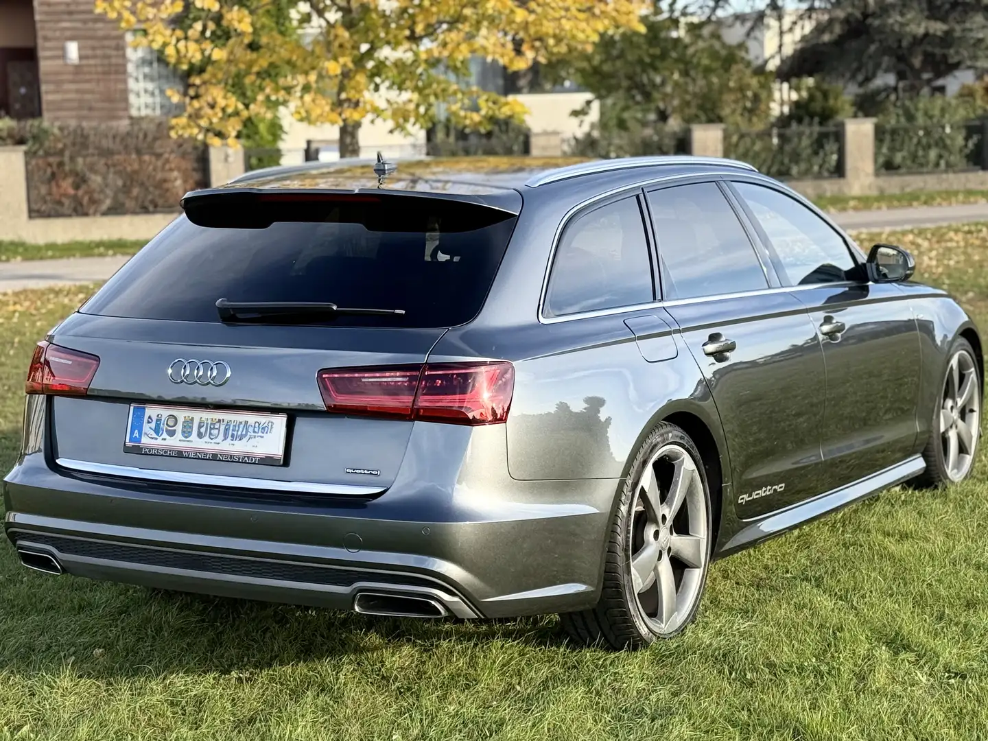 Audi A6 Avant 3,0 TDI clean Diesel Quattro Sport S-tronic Grau - 2