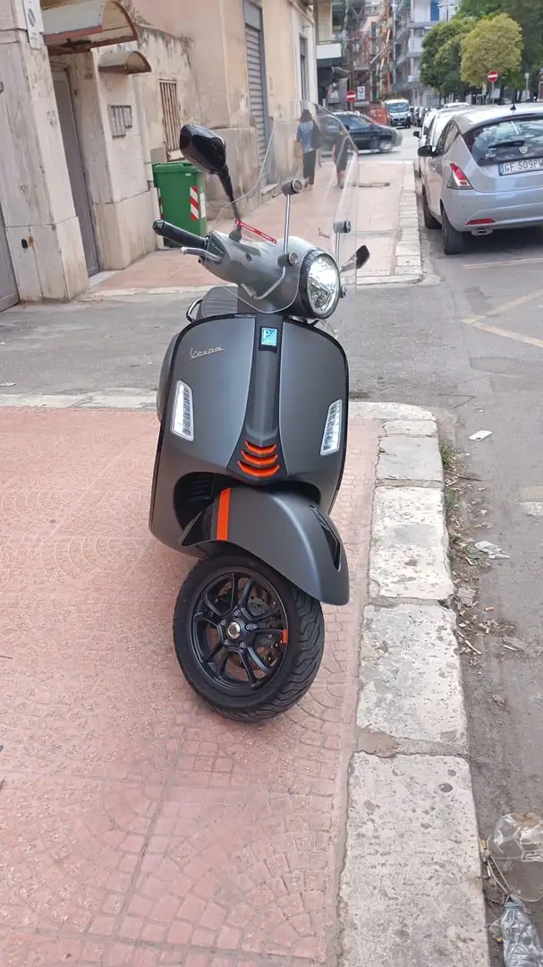 Vespa GTS 300 Szary - 2