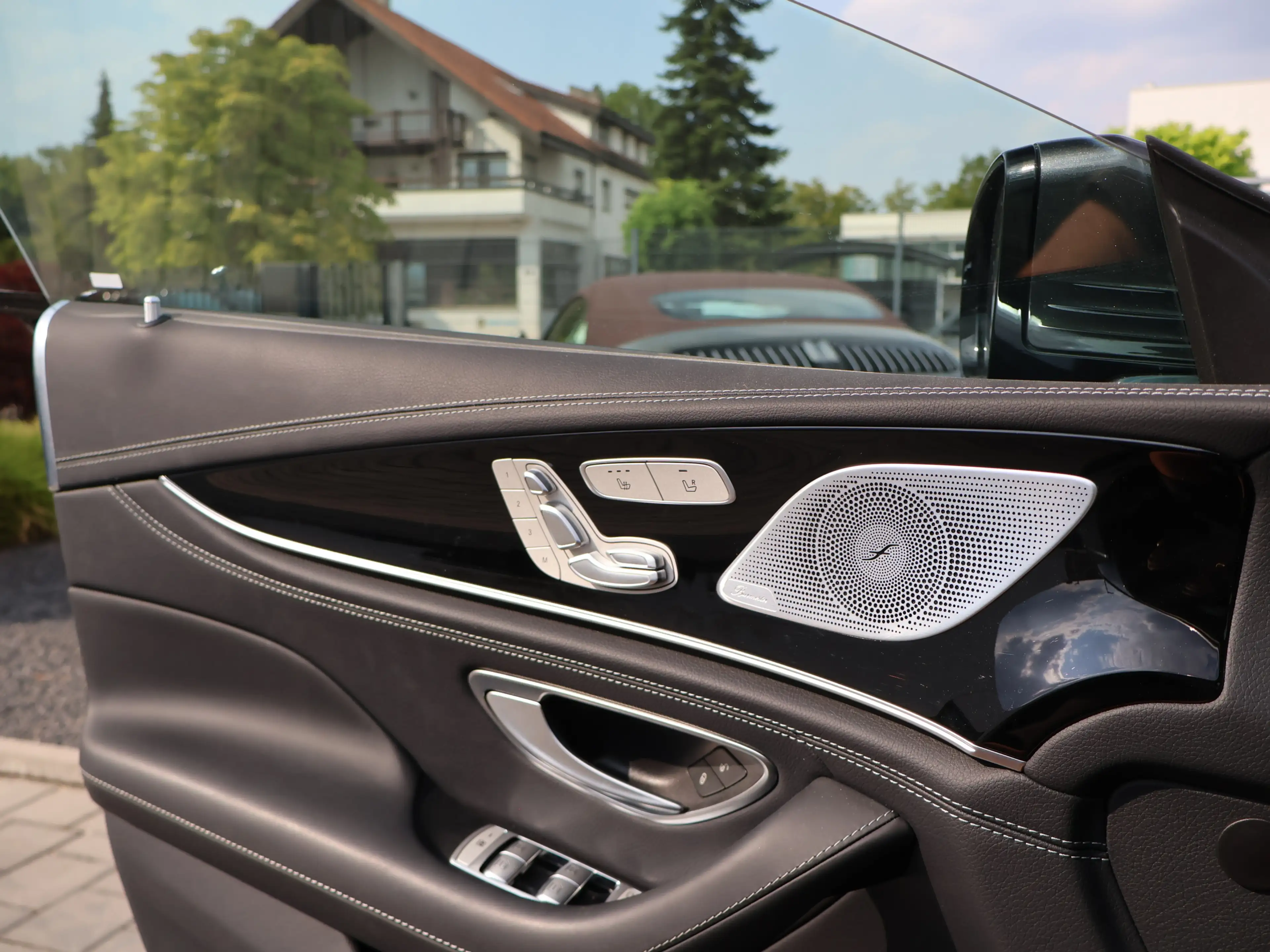 Mercedes-Benz AMG GT 53 4M+ KeyGo-SoftClose-Navi-AHK-Burmester — photo 12