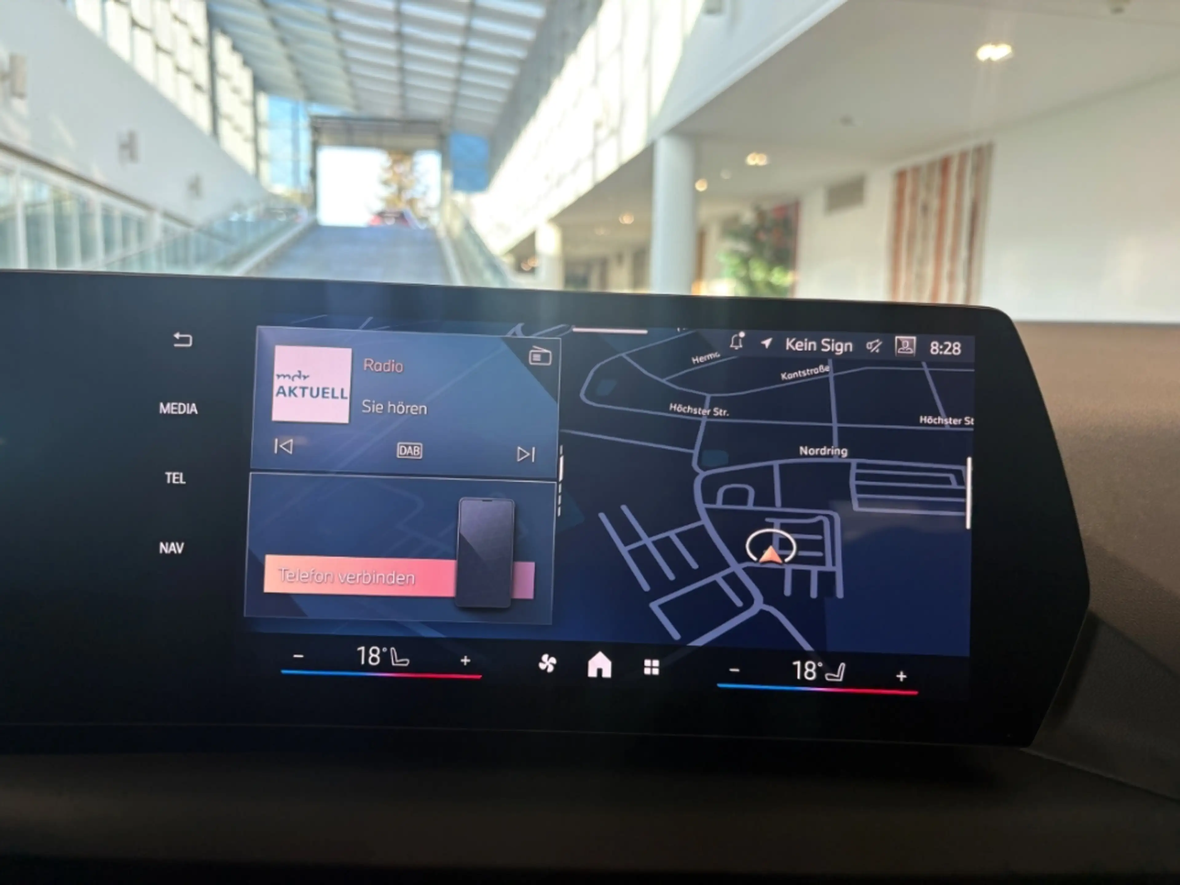 BMW 120 Limousine Navi Digitales Cockpit LED Apple CarPlay — photo 12