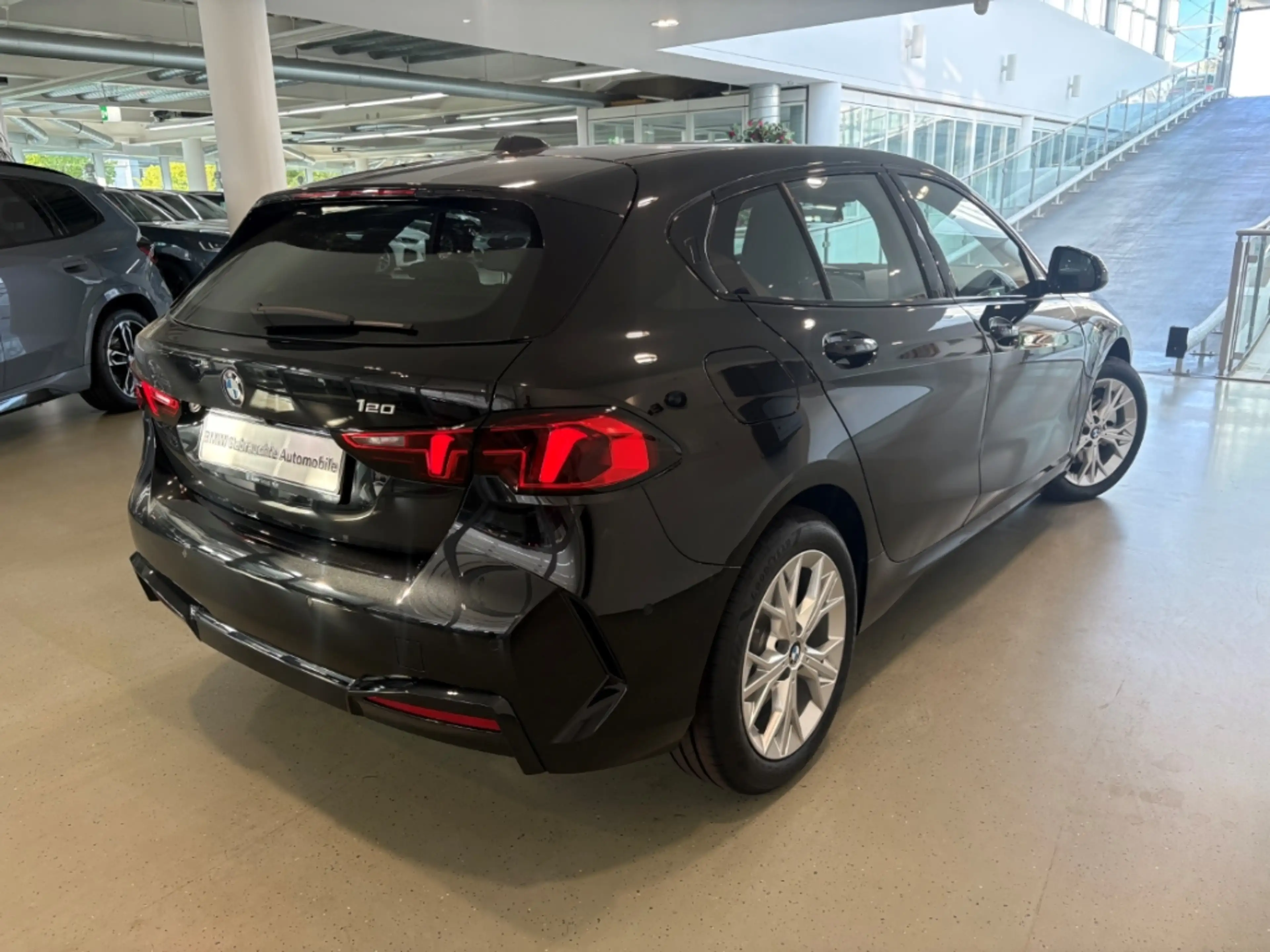 BMW 120 Limousine Navi Digitales Cockpit LED Apple CarPlay — photo 3