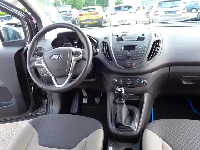 Ford Tourneo Courier view 11