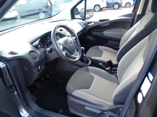 Ford Tourneo Courier view 7