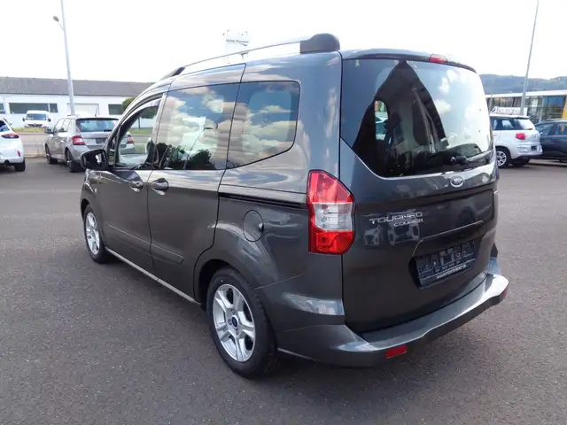 Ford Tourneo Courier view 6
