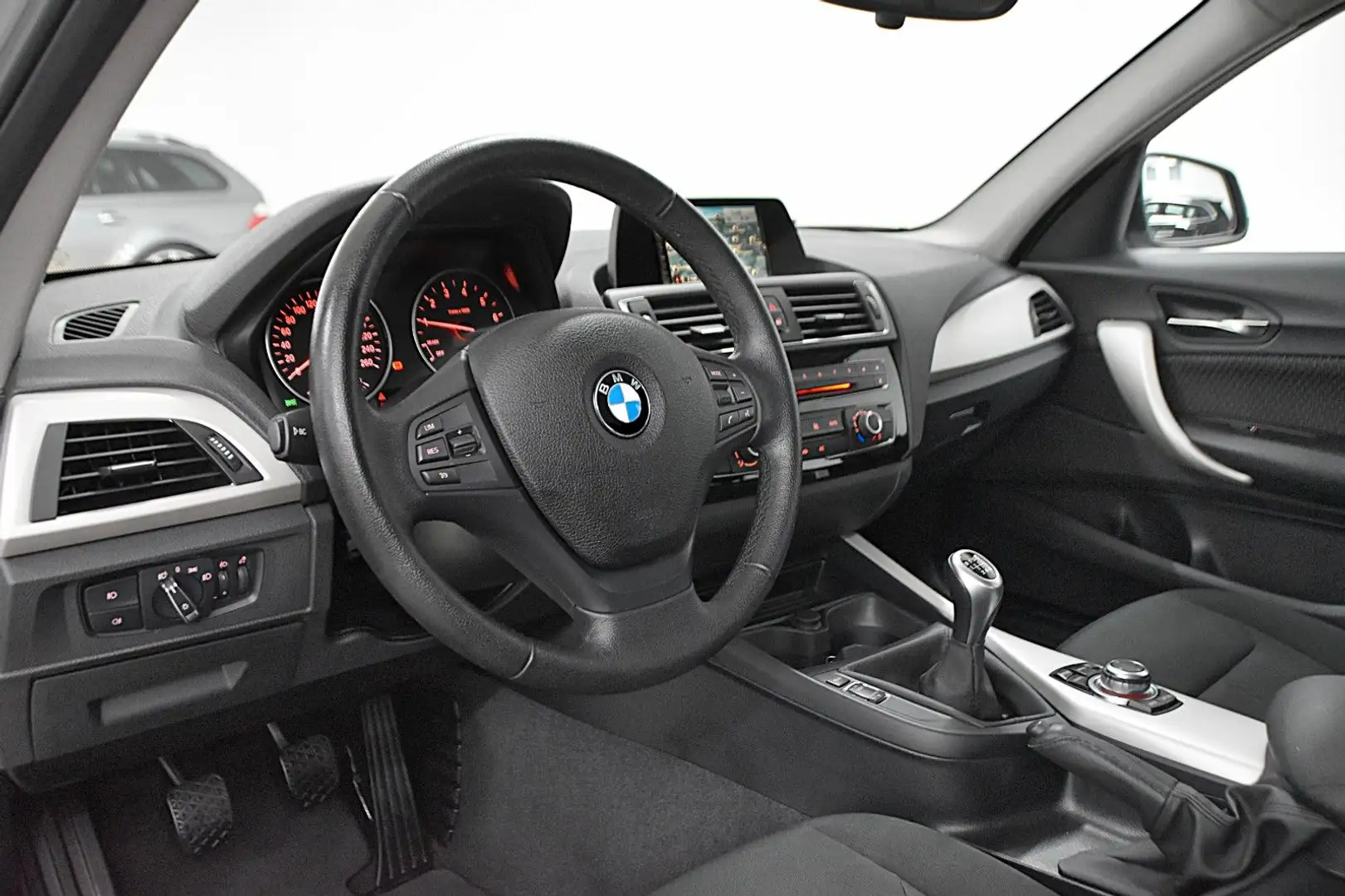 BMW 116 i ADVANTAGE*NAVI*TEMPOMAT*PARKTRONIK* Argento - 2