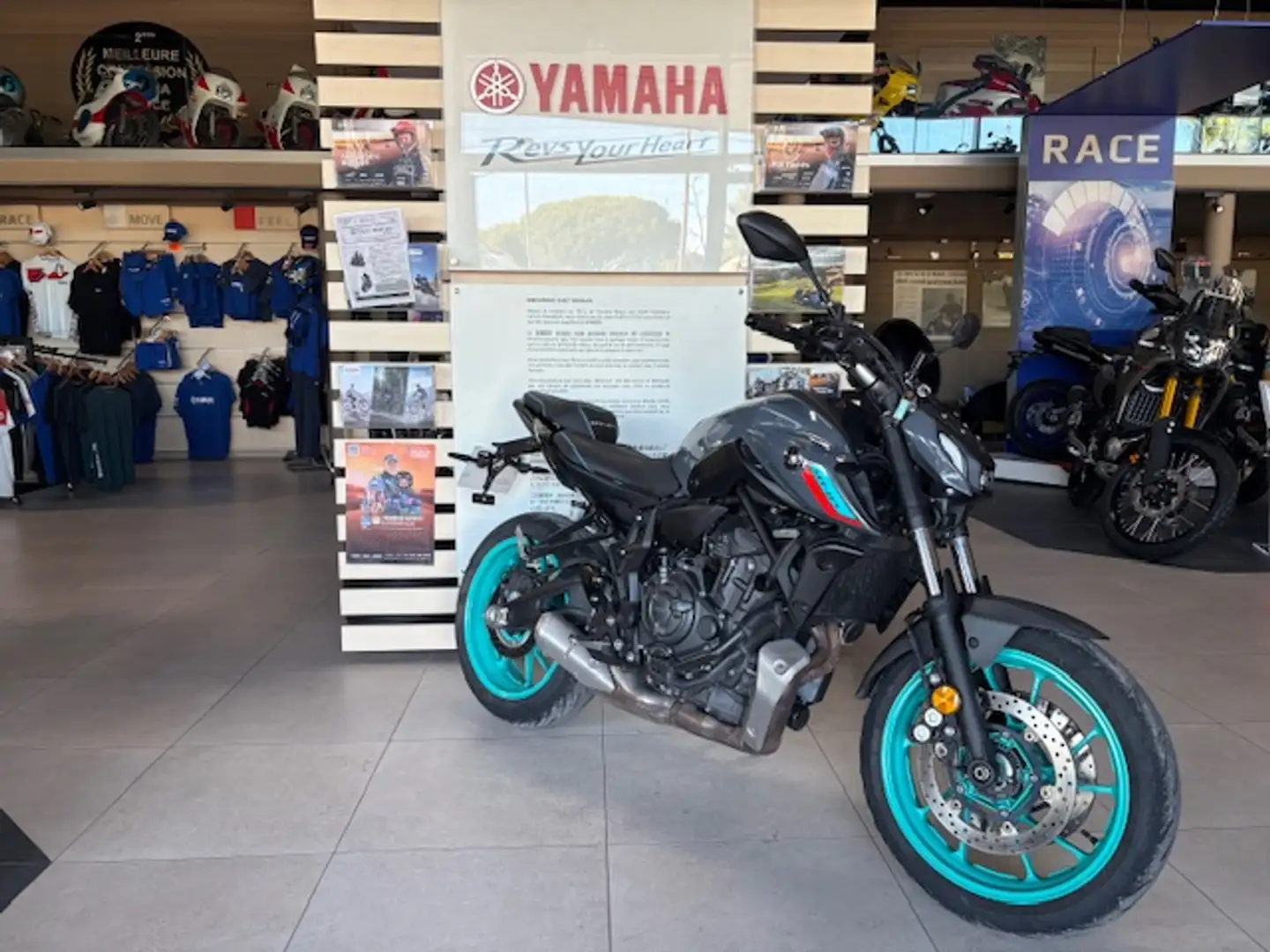 Yamaha MT-07 Grau - 2