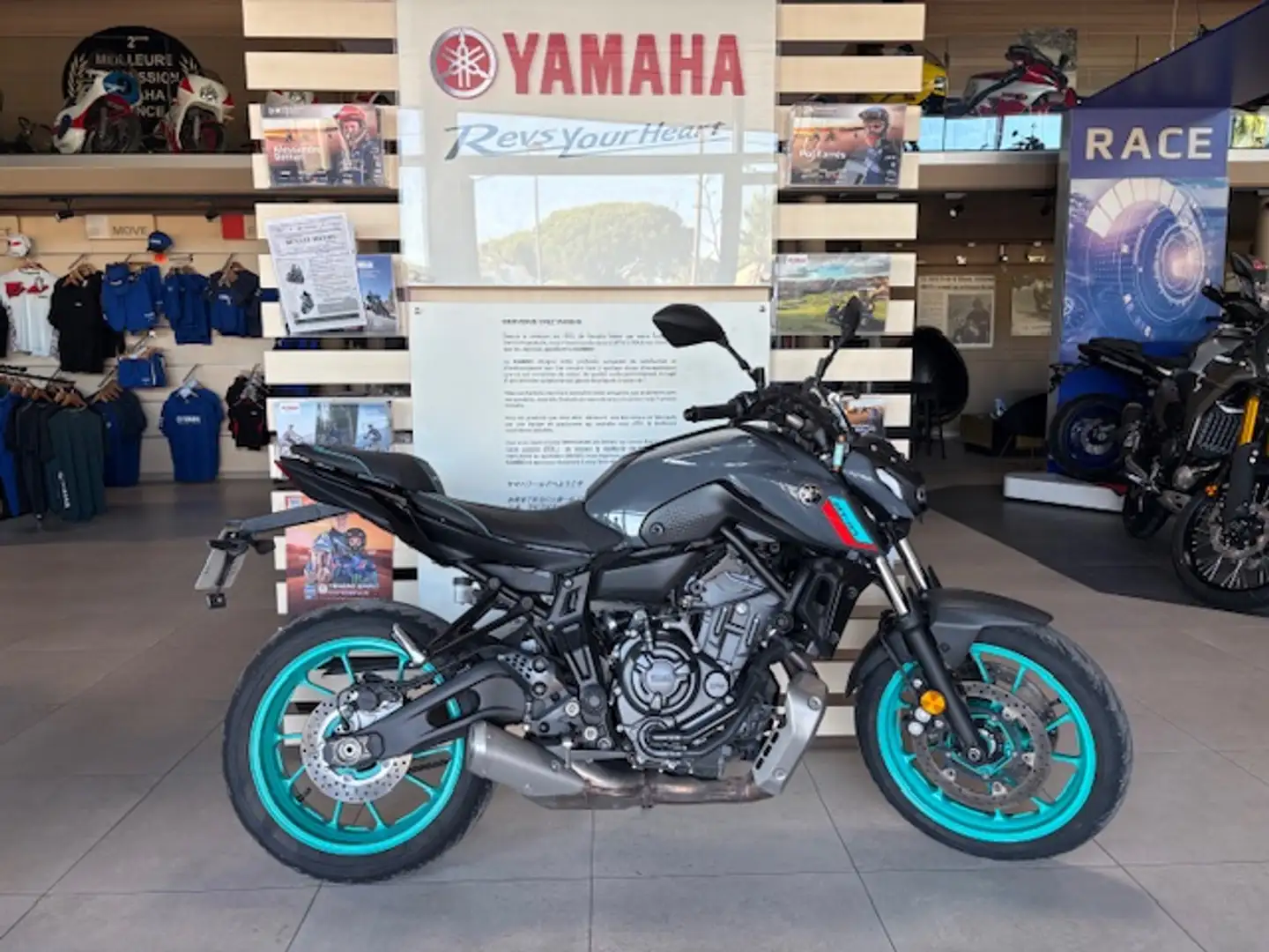 Yamaha MT-07 Gris - 1