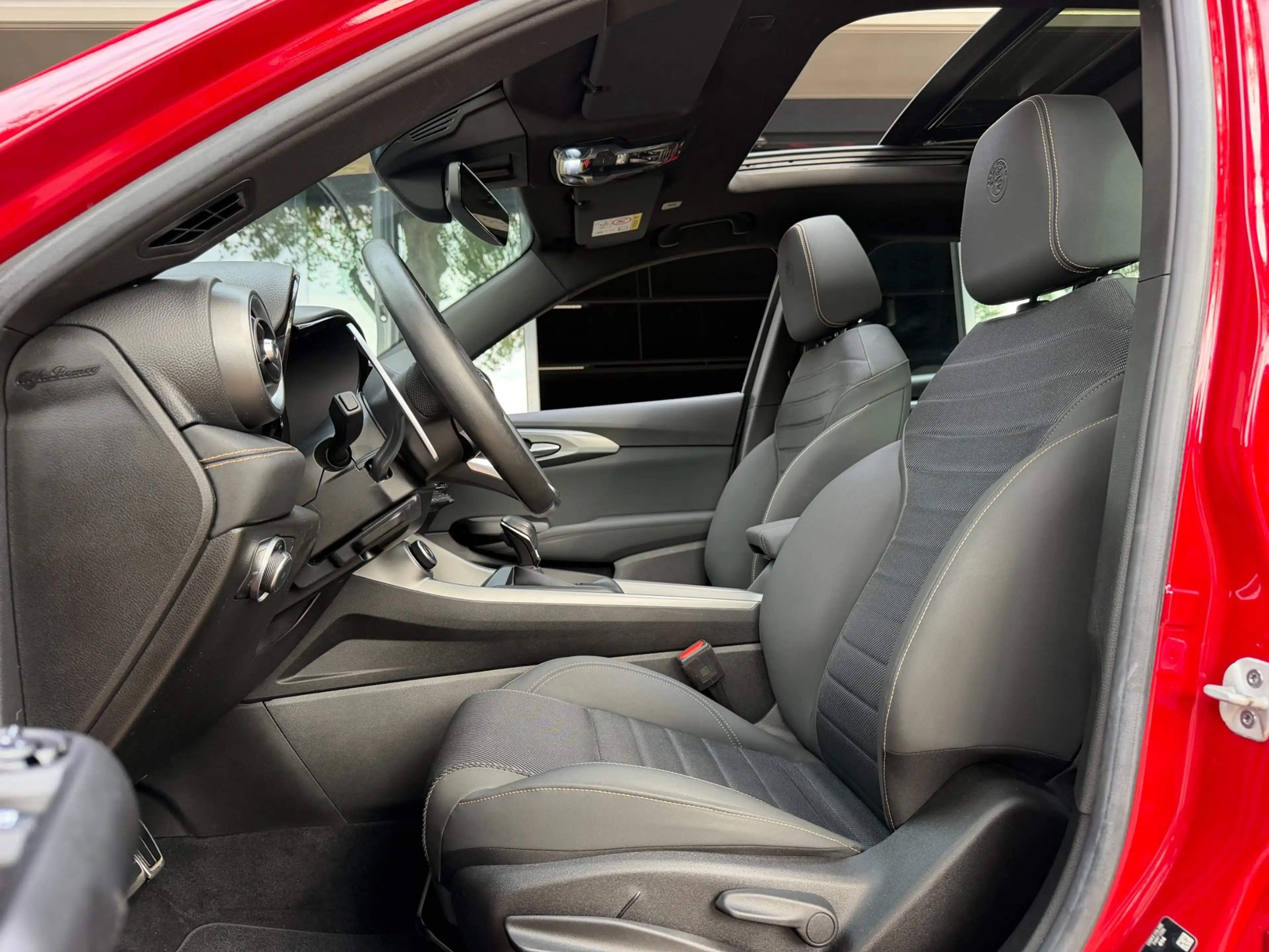 Alfa Romeo Tonale 1.5T Hybrid Ti|Pano|Nav|Alfa Rood|Trekhaak|1e Eige — photo 15