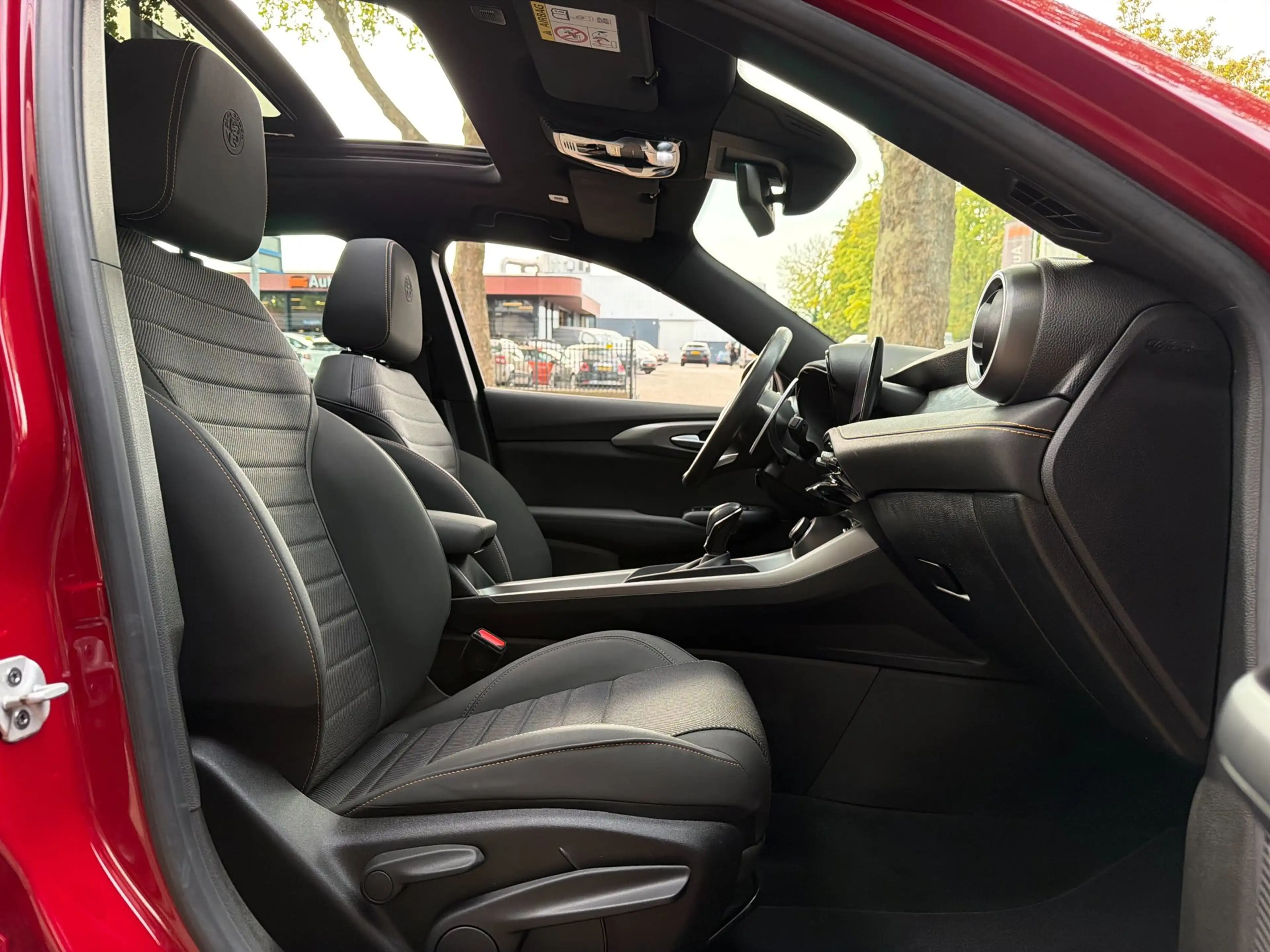 Alfa Romeo Tonale 1.5T Hybrid Ti|Pano|Nav|Alfa Rood|Trekhaak|1e Eige — photo 7
