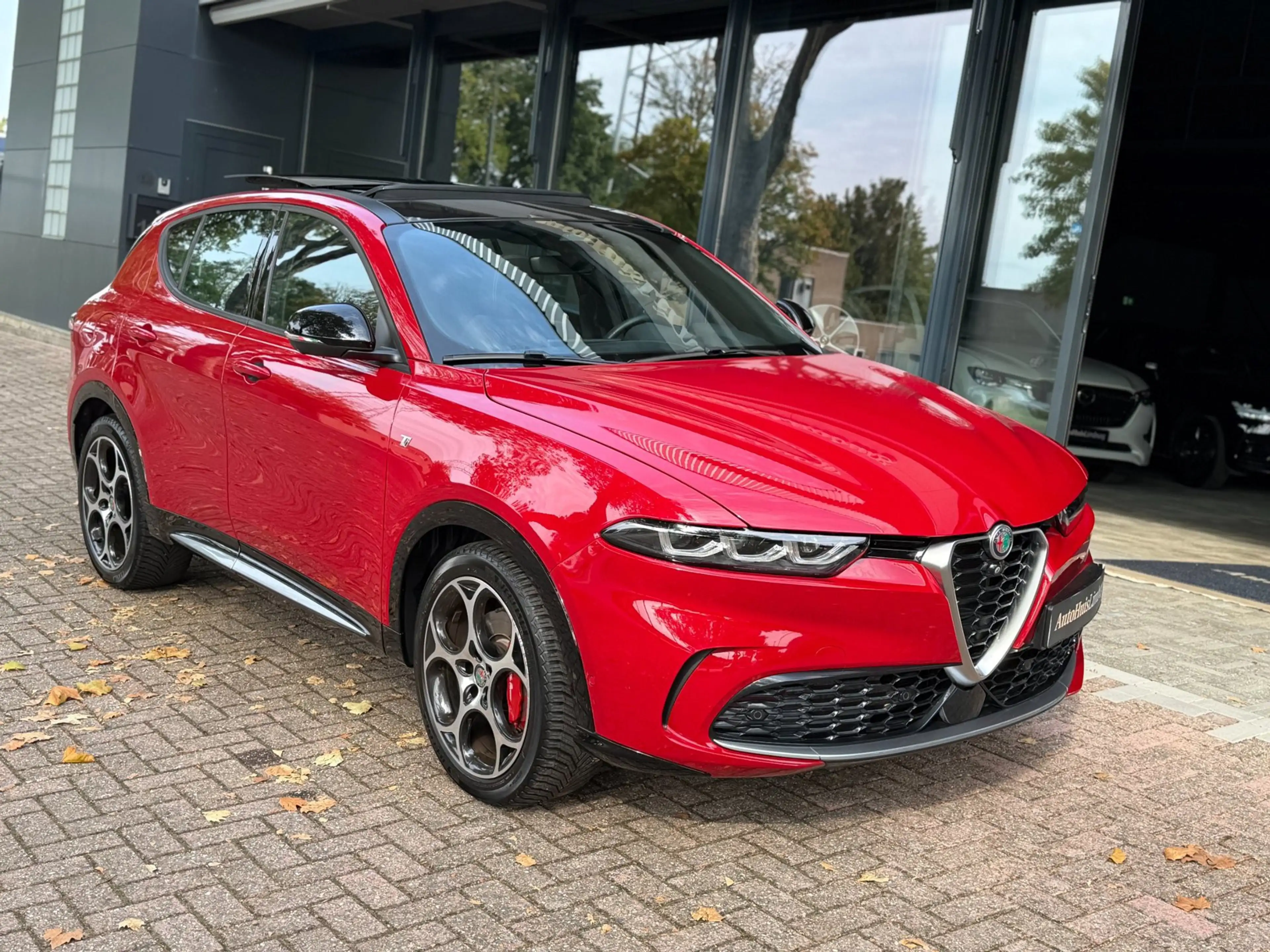 Alfa Romeo Tonale 1.5T Hybrid Ti|Pano|Nav|Alfa Rood|Trekhaak|1e Eige