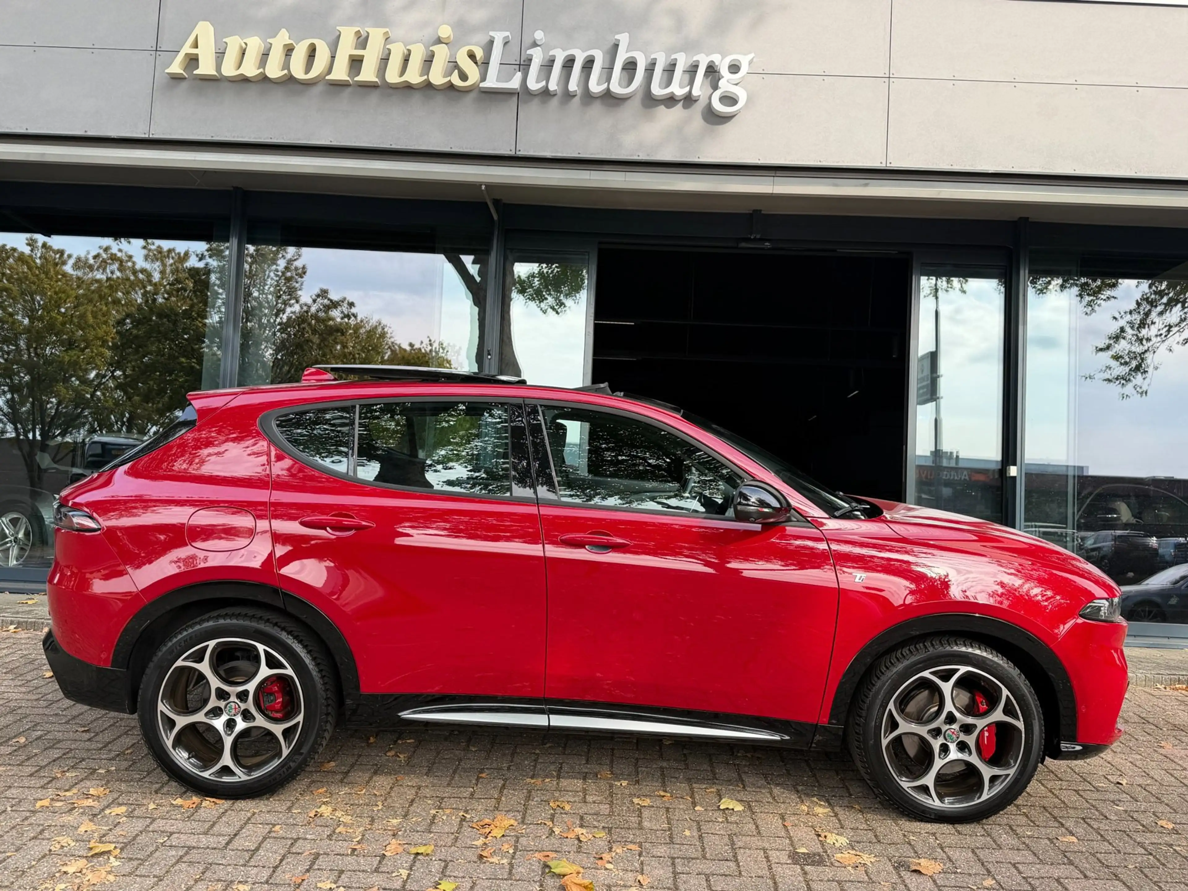 Alfa Romeo Tonale 1.5T Hybrid Ti|Pano|Nav|Alfa Rood|Trekhaak|1e Eige — photo 3