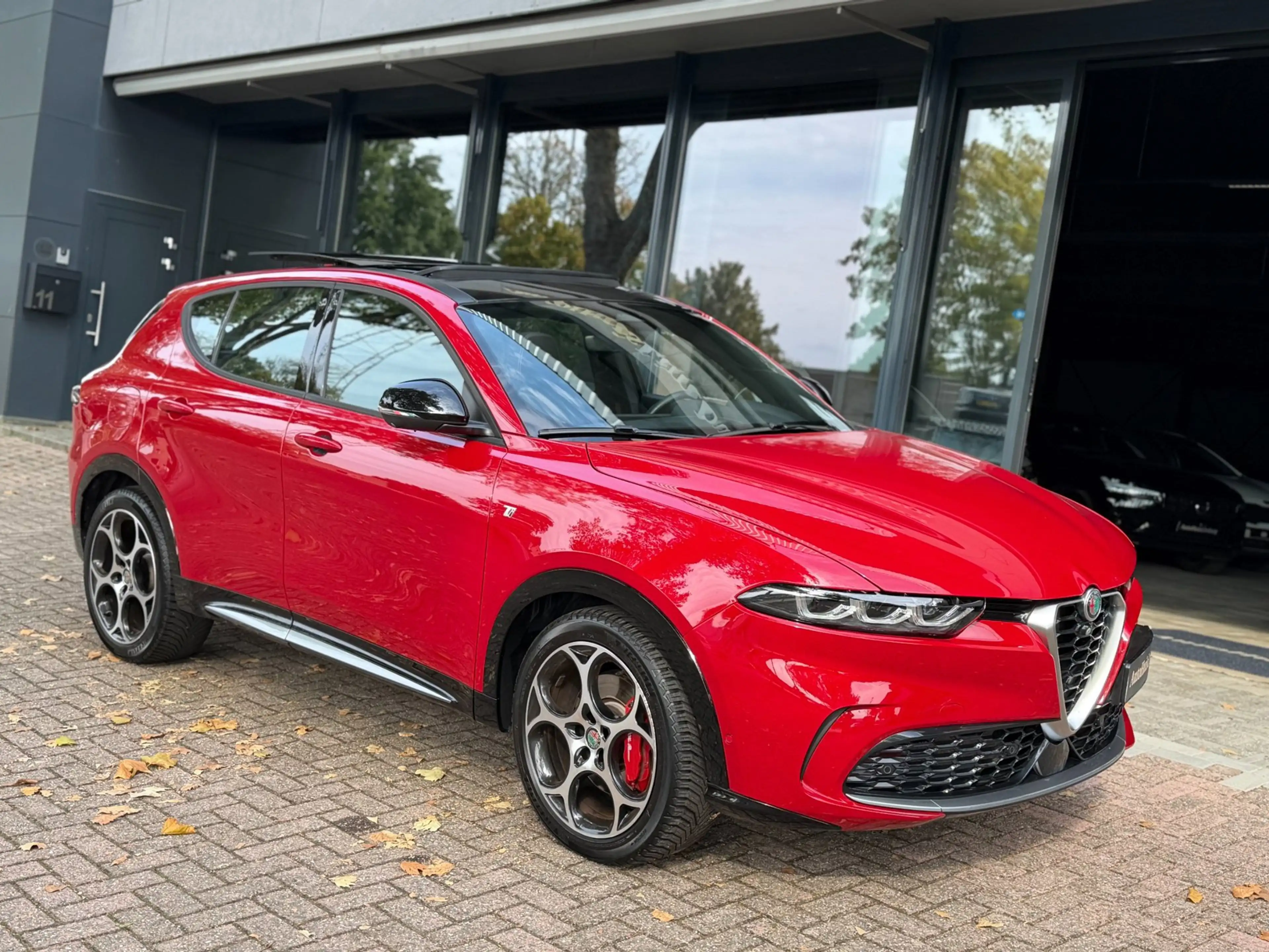 Alfa Romeo Tonale 1.5T Hybrid Ti|Pano|Nav|Alfa Rood|Trekhaak|1e Eige — photo 2