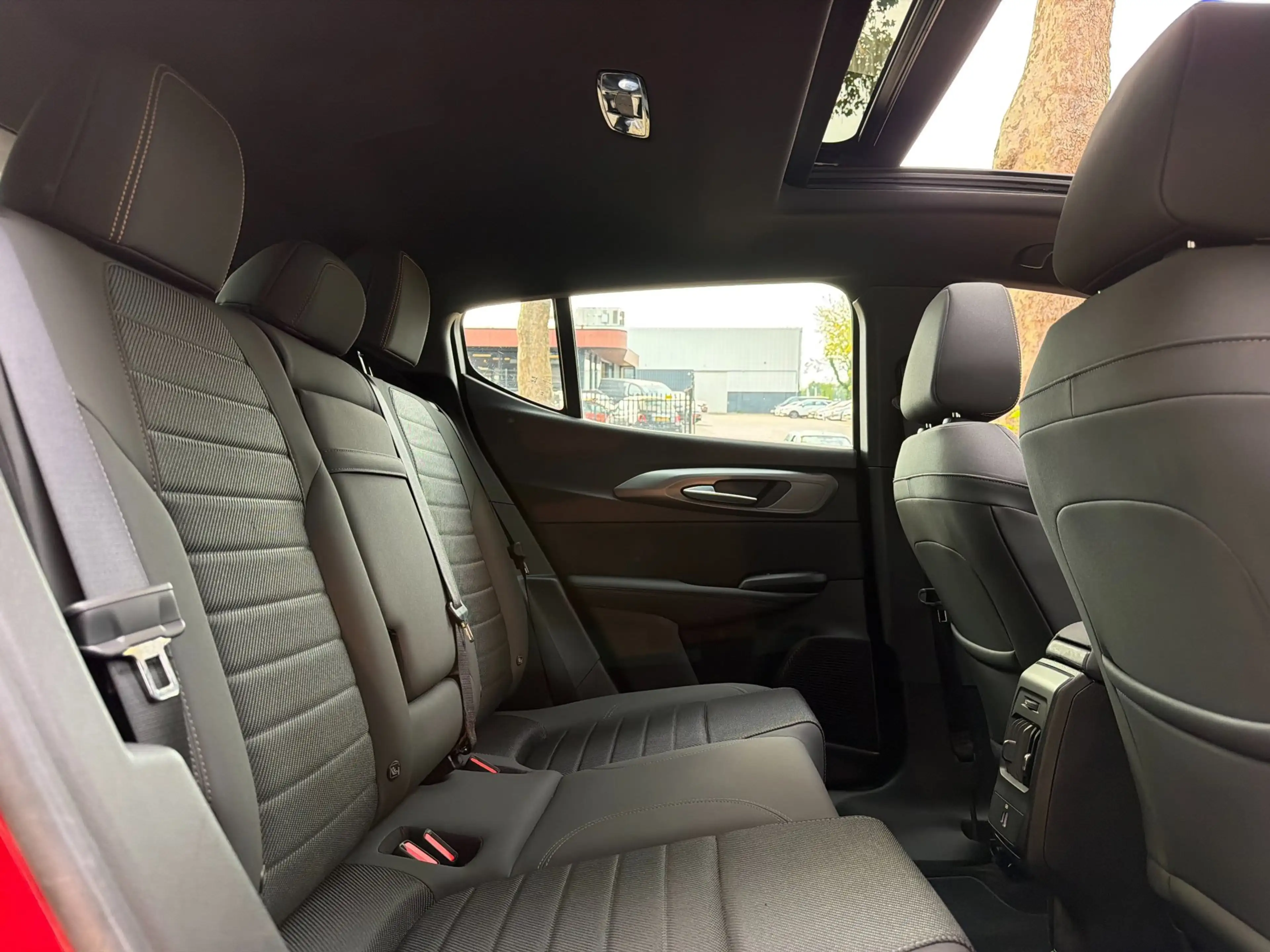 Alfa Romeo Tonale 1.5T Hybrid Ti|Pano|Nav|Alfa Rood|Trekhaak|1e Eige — photo 21