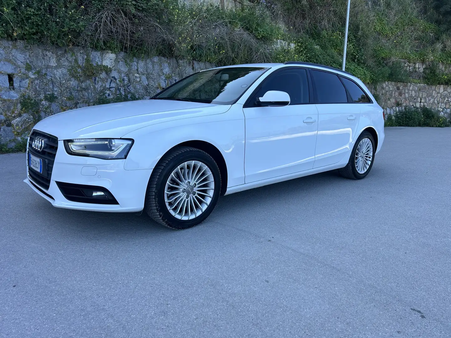 Audi A4 Avant 2.0 TDI DPF multitronic Ambiente - 2