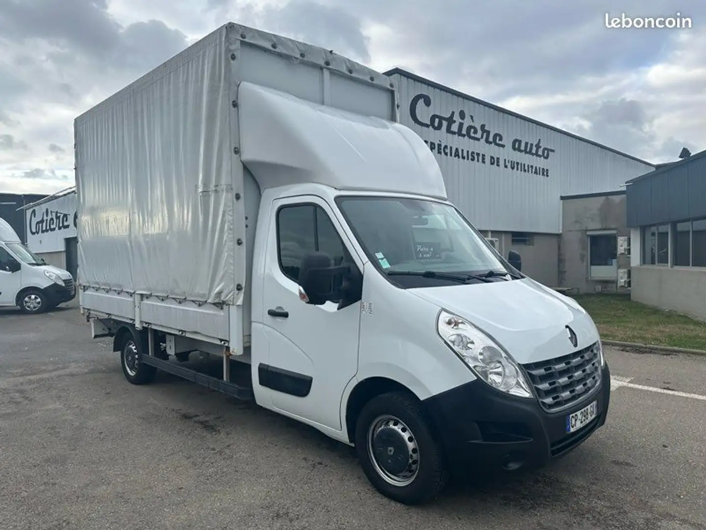 Renault Master 10990 ht caisse 24m3 savoyarde - 1