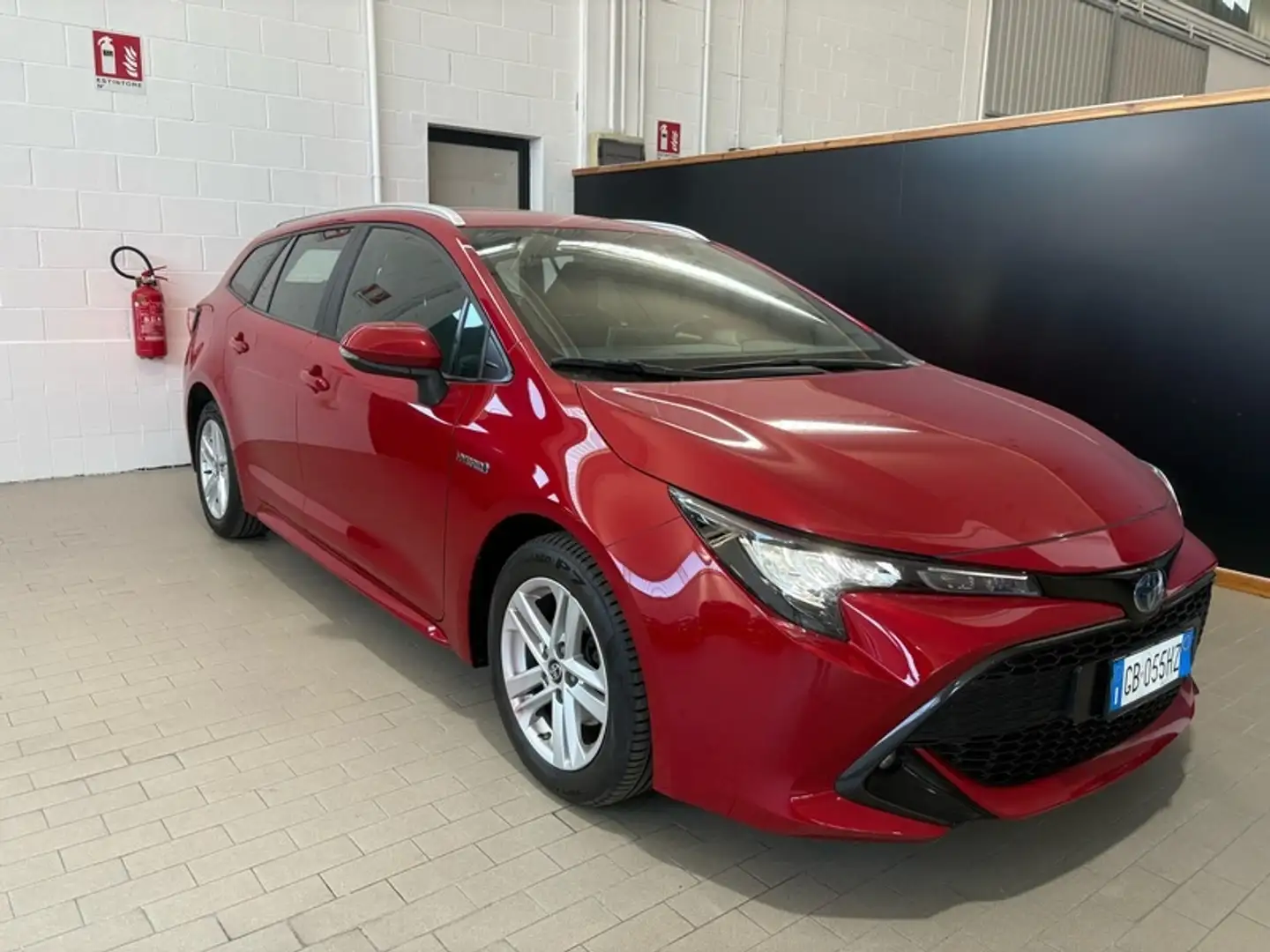 Toyota Corolla Touring Sports 1.8 Hybrid Active Rosso - 1