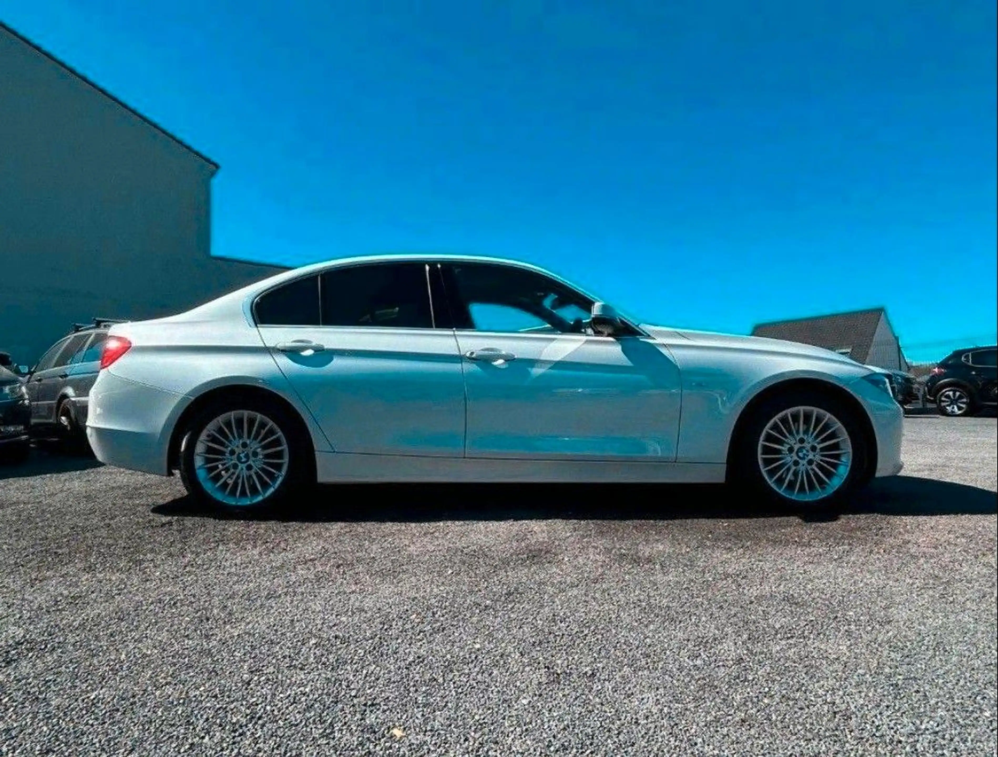 BMW 318 d AUT + NAVI + SHZ + SCHIEBED + LEDER — photo 8