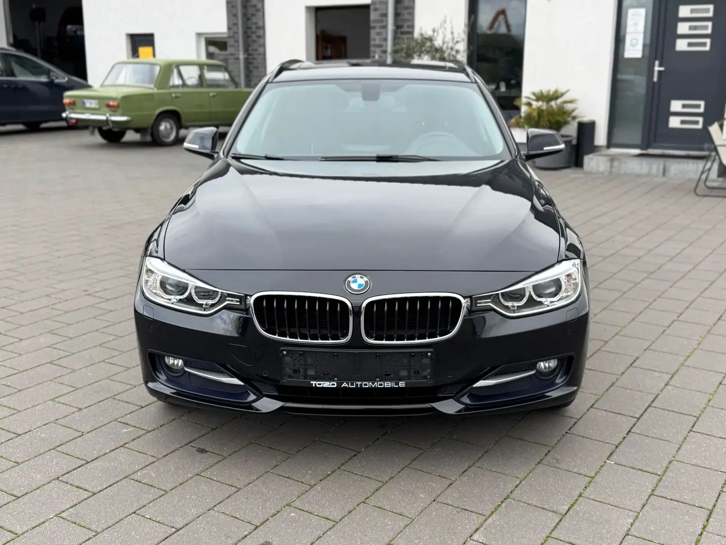BMW 318 d Touring*PANO*XENON*NAVI*TEMPO* Negro - 2