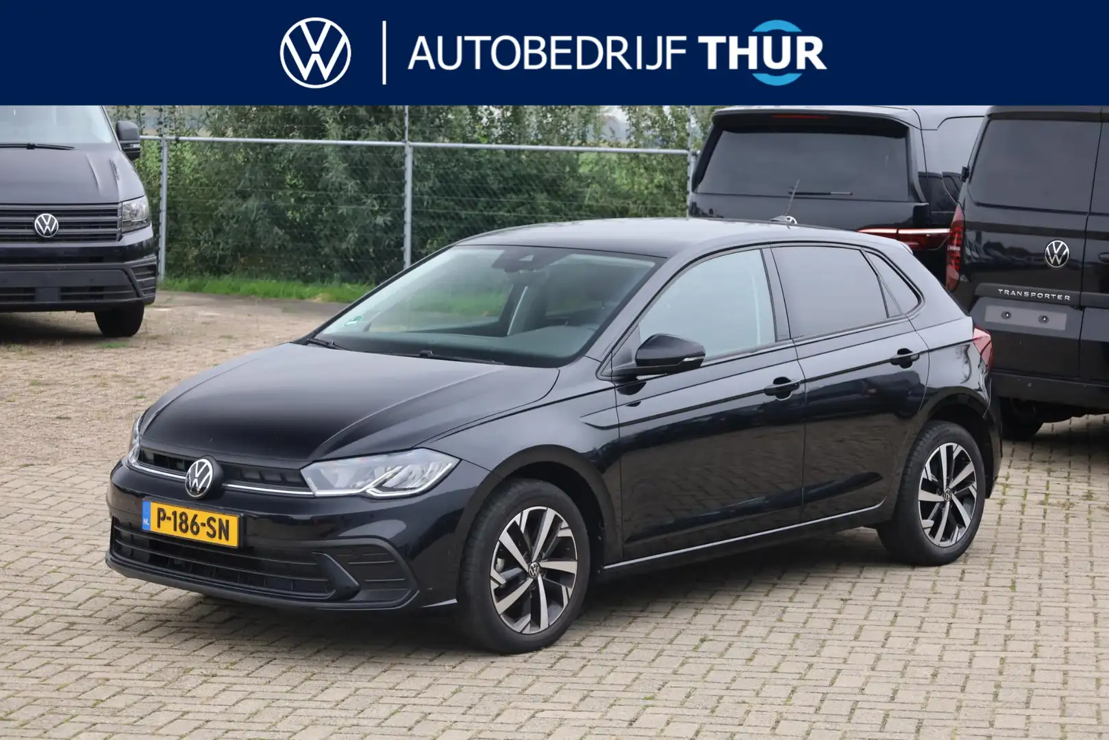 Volkswagen Polo 1.0 TSI Life 70KW-95-PK DSG, Navigatie, parkeersen Zwart - 1