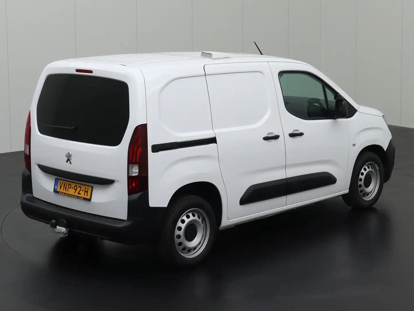 Peugeot Partner 1.5BlueHDI 130PK Automaat Premium Wit - 2
