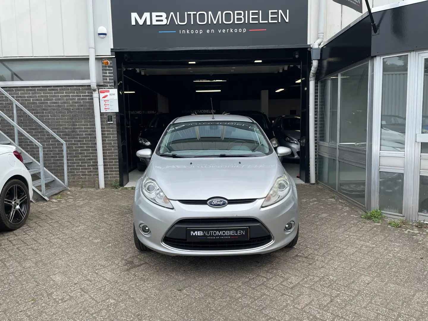 Ford Fiesta 1.25 Titanium/5 deurs/zilver/Airco/NAP/APK!! Gris - 2