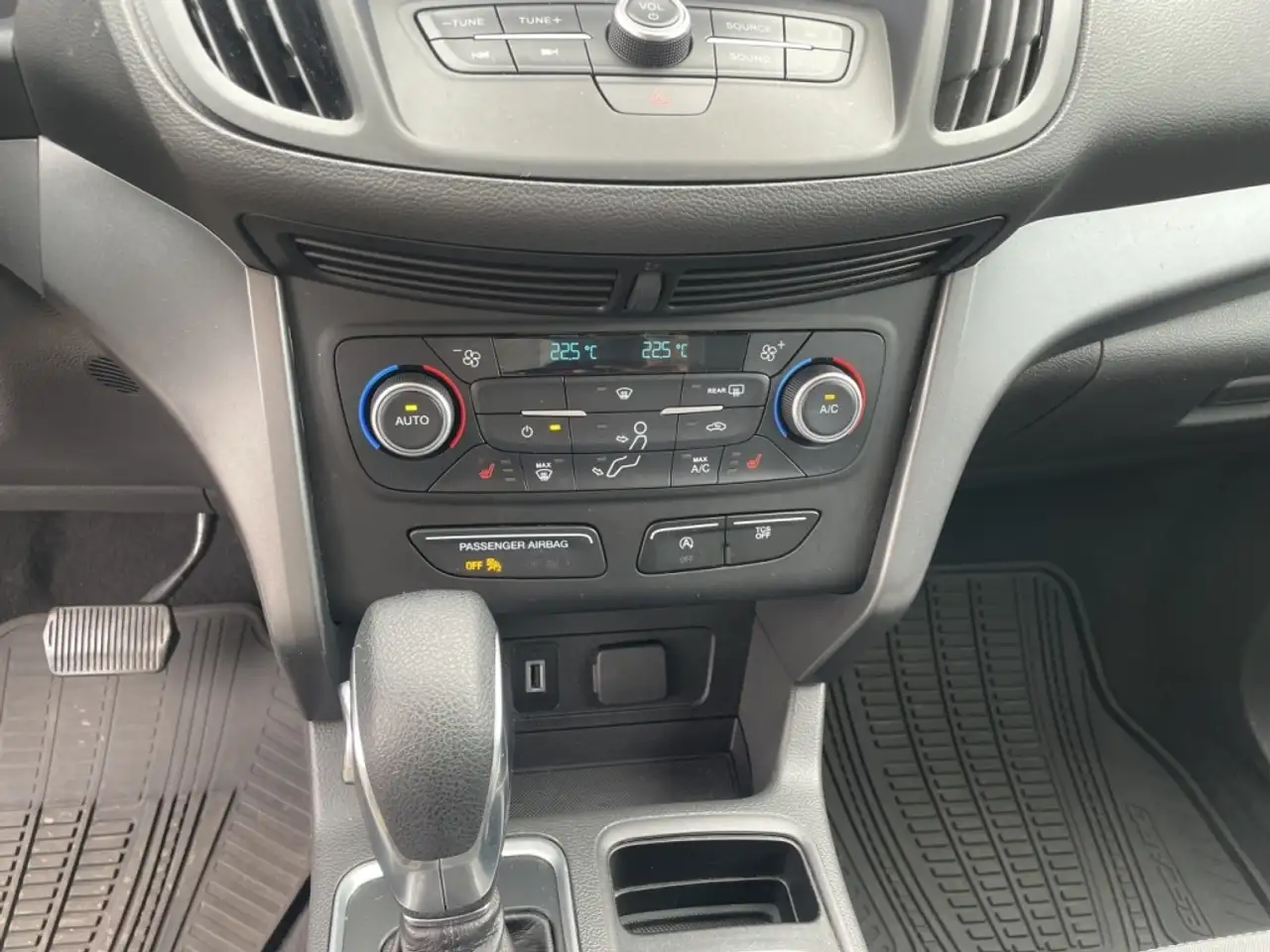 Ford Escape снимка Ford Escape