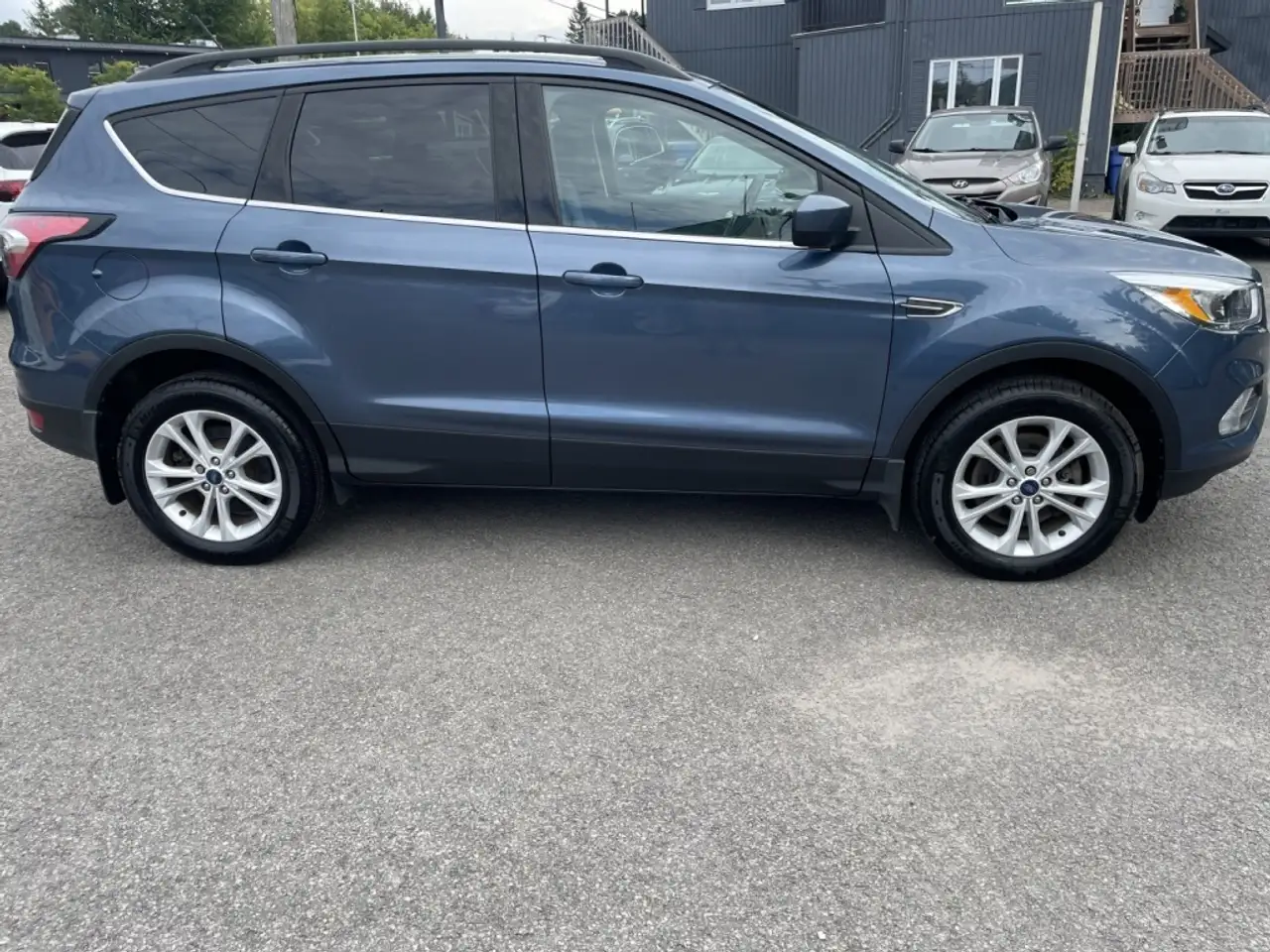 Ford Escape снимка Ford Escape