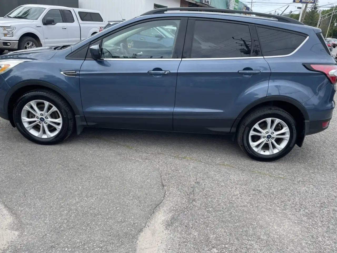 Ford Escape снимка Ford Escape