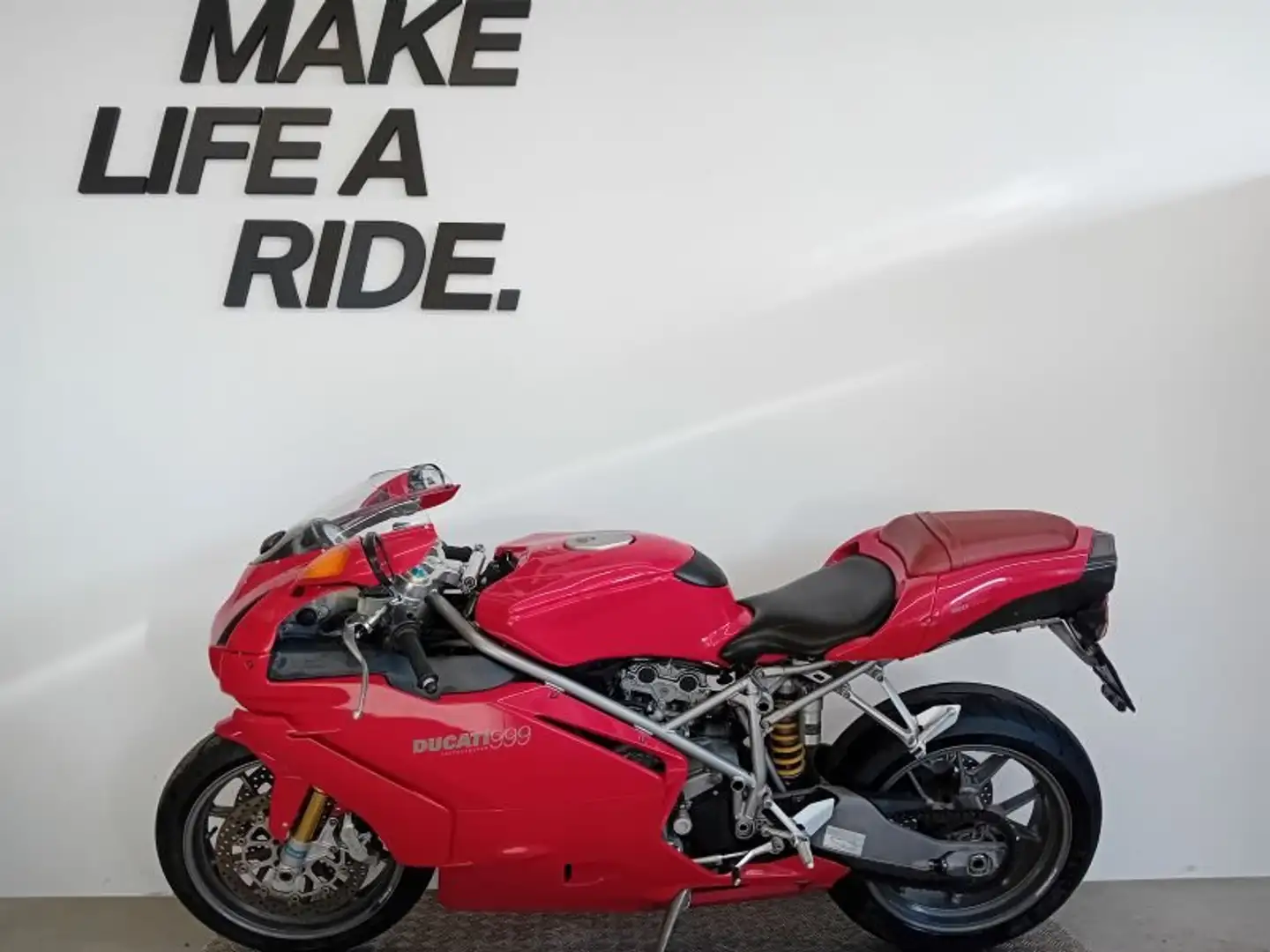 Ducati 999 Rosso - 2
