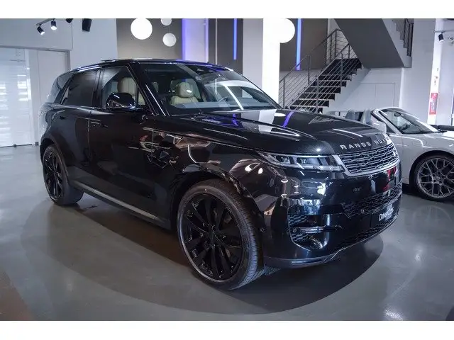 Land Rover Range Rover Sport view 2