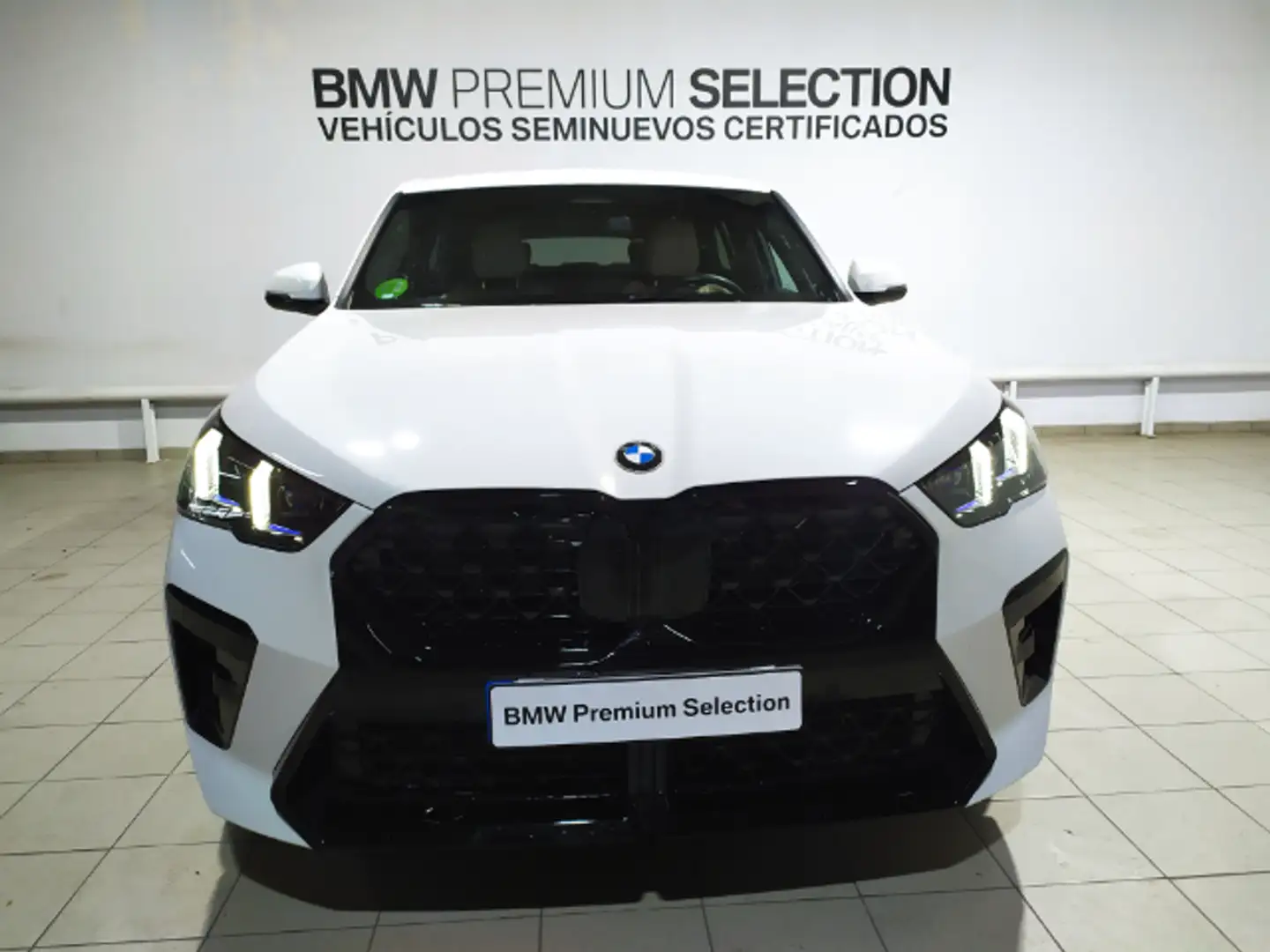 BMW X2 sDrive 18dA Weiß - 2