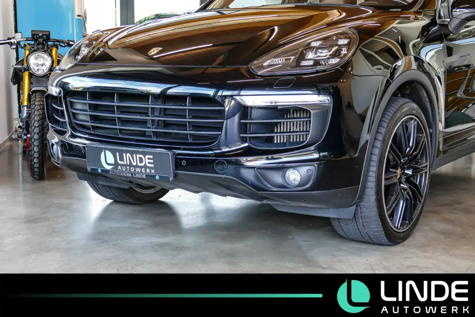 Porsche Cayenne Diesel Sport |LEDER|NAVI|PANO.|LUFT|AHK Black - 2
