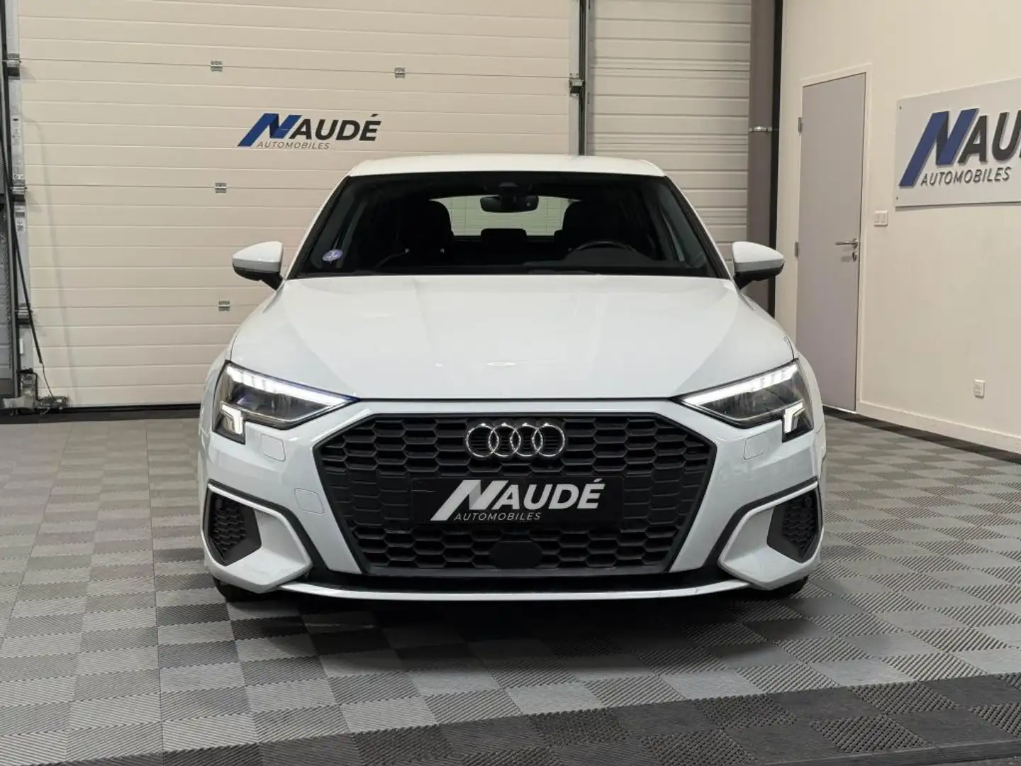 Audi A3 8Y Sportback 1.4 40 TFSI e 204 CH S-Tronic 6 PHEV Blanc - 2