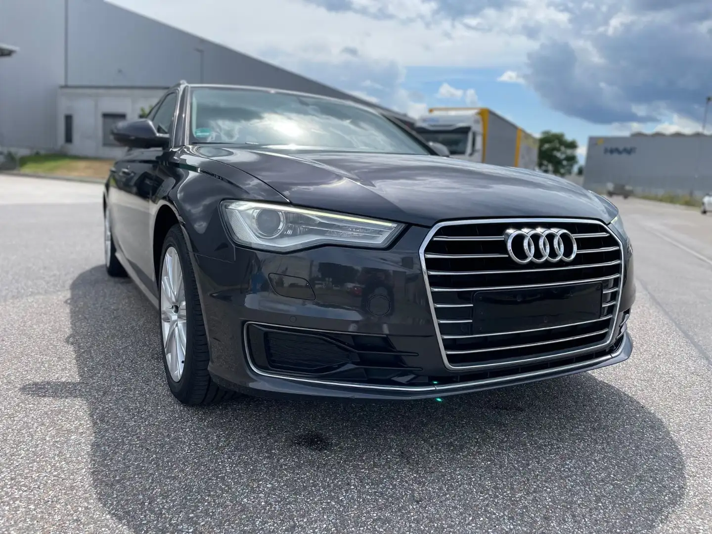 Audi A6 Avant 3.0 TDI Grau - 1