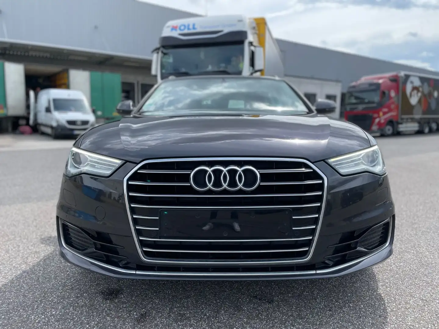 Audi A6 Avant 3.0 TDI Grau - 2