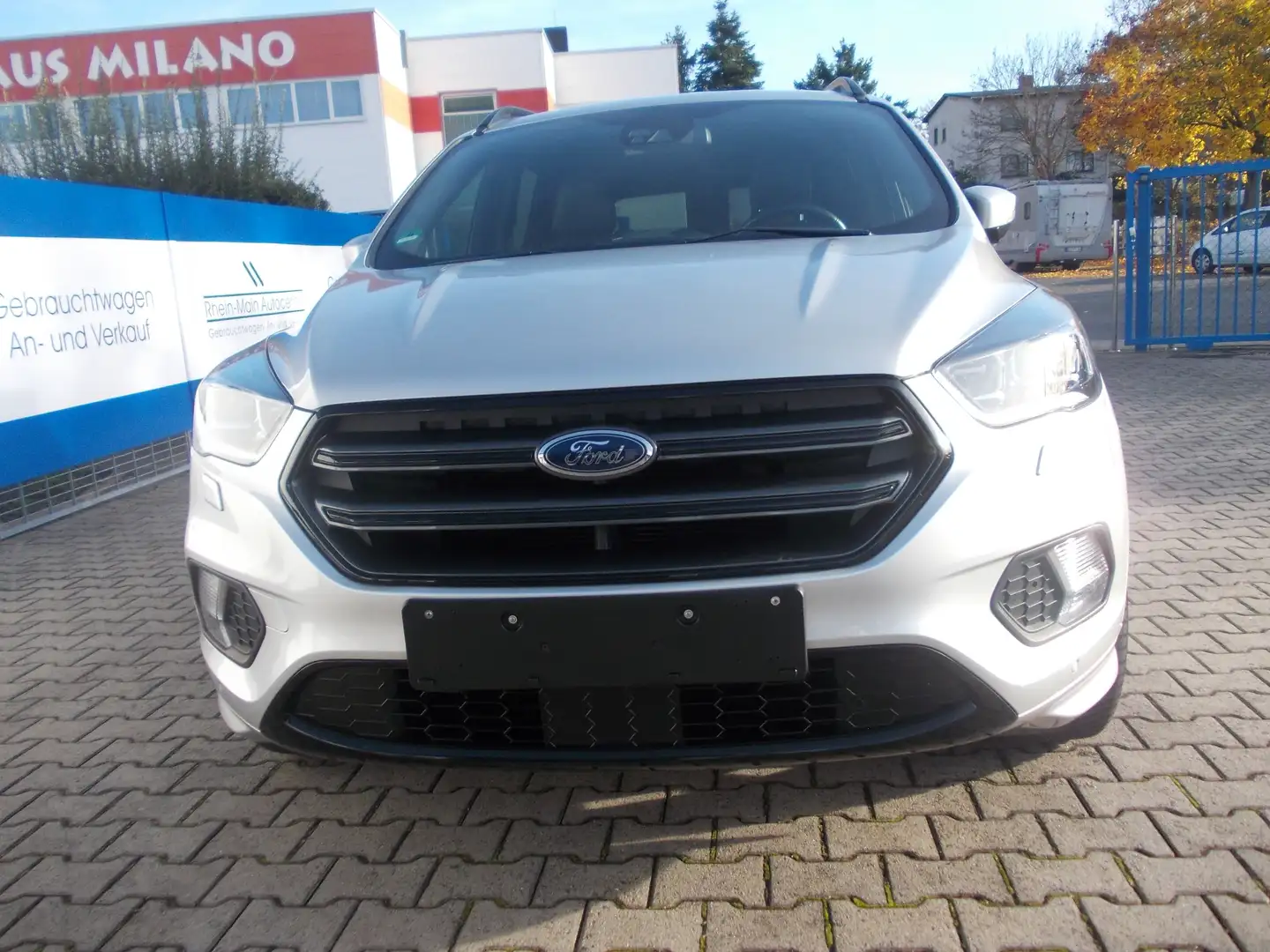 Ford Kuga 4WD ST-Line, Xenon, Key Free, Navi, AHK, 19" Alu Silber - 2
