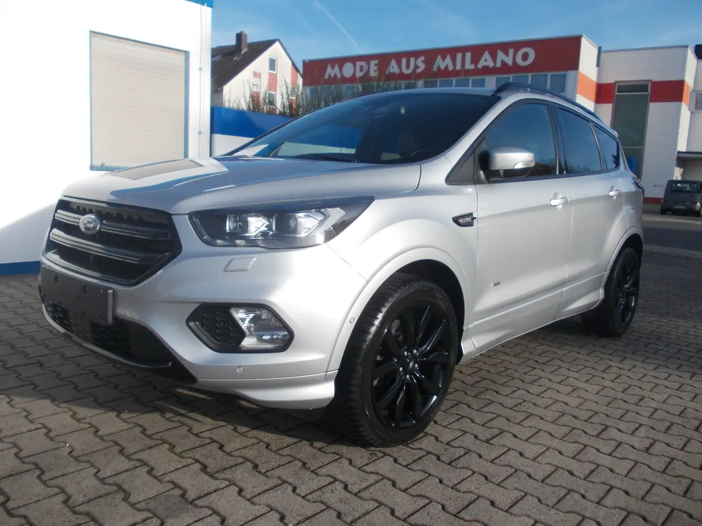 Ford Kuga 4WD ST-Line, Xenon, Key Free, Navi, AHK, 19" Alu Silber - 1