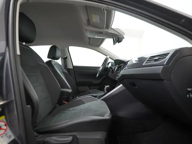 Volkswagen Taigo view 3