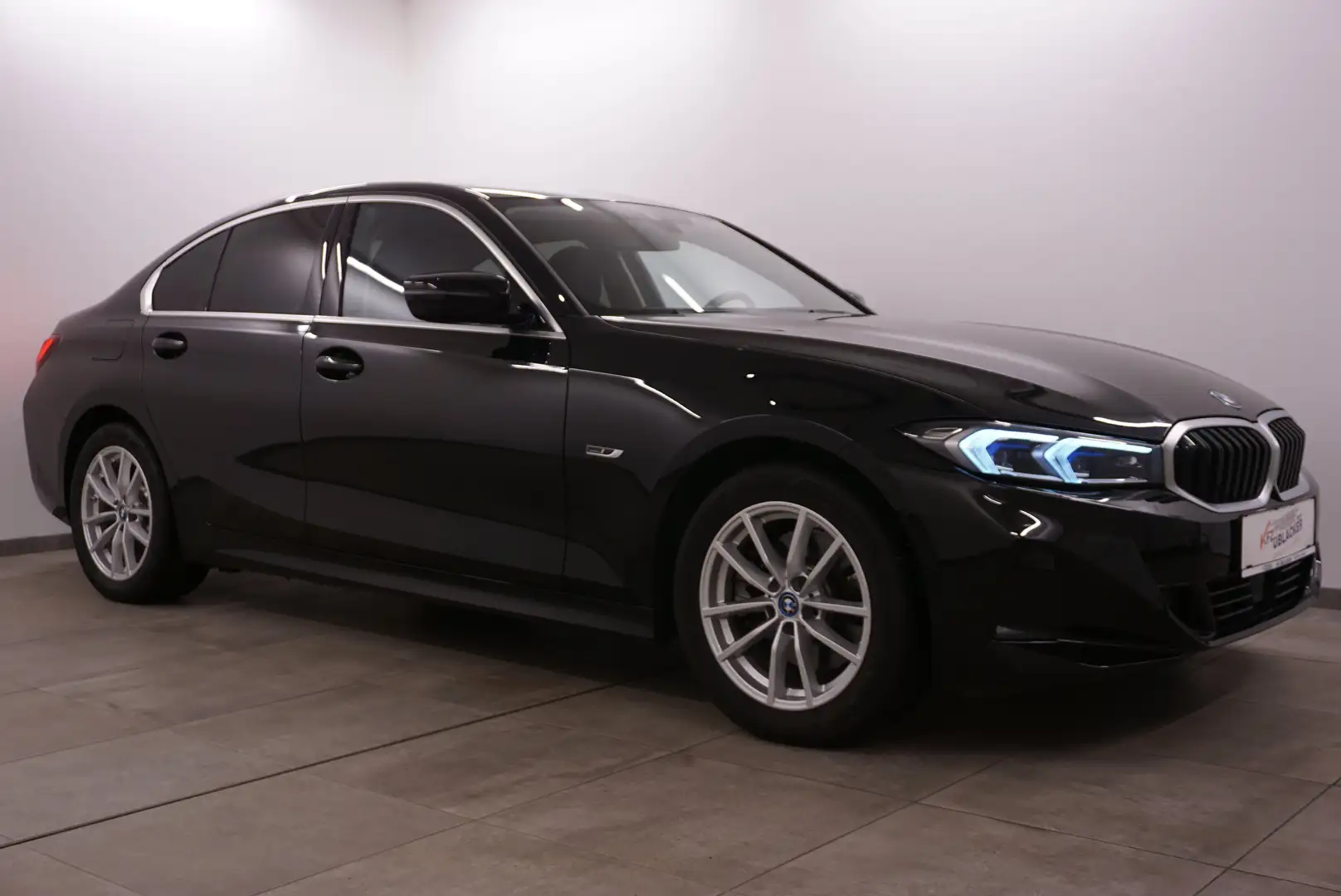 BMW 320 e Sport // Abstandstempomat // Schwarz - 1