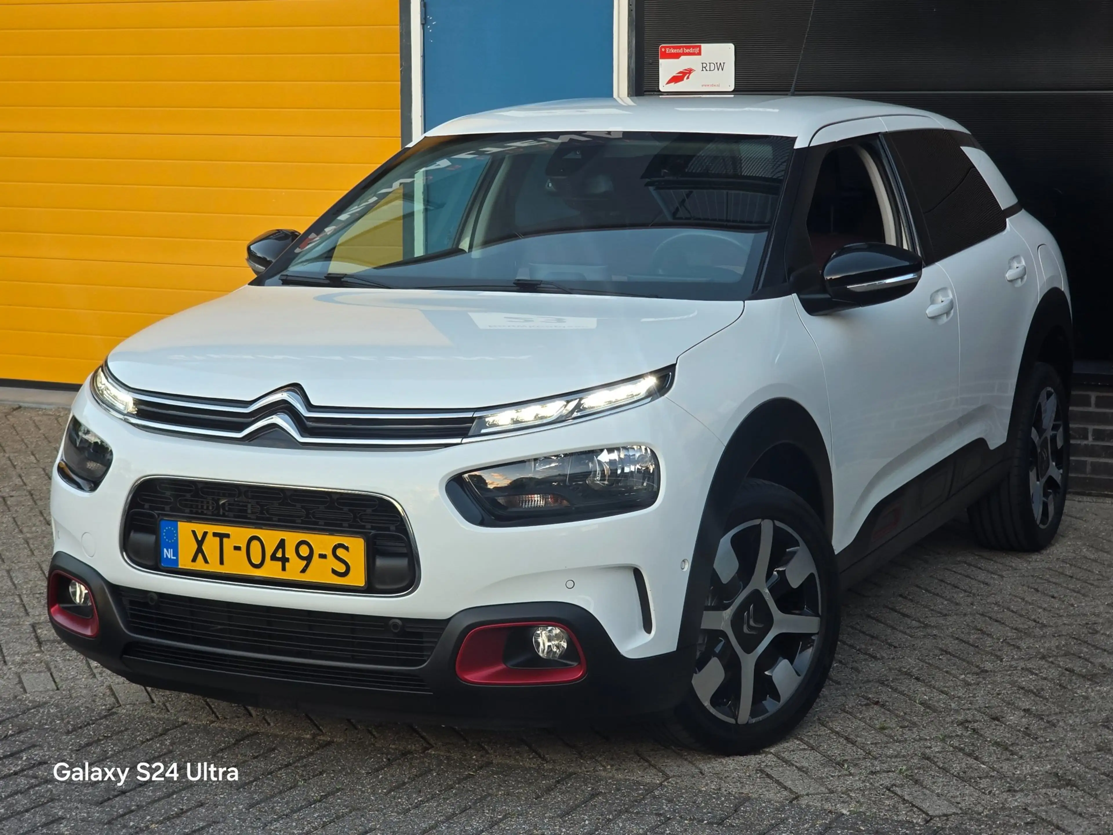 Citroen C4 Cactus 1.2 PureTech Shine / NAP / Camera / Airco / Elek P — photo 3
